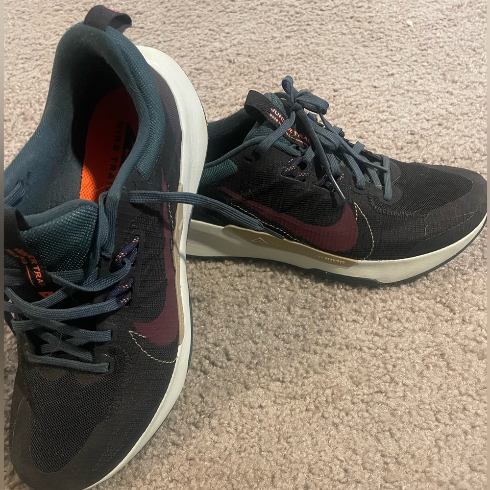 EUC women’s Nike trail runners